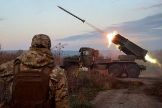 Ukrajinské síly při nočním ruském útoku zneškodnily téměř 600 dronů - Seznam Zprávy